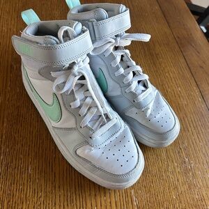 Nike Kids High-Top Sneakers - White and Mint